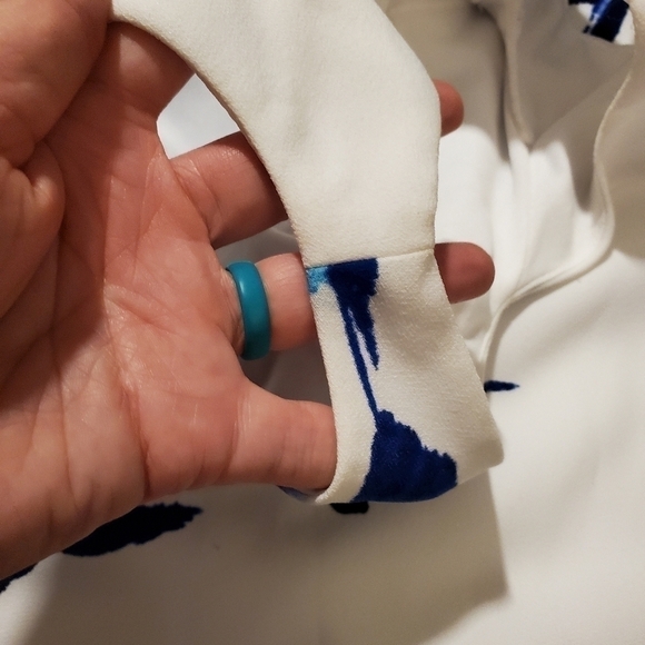 Floral cold shoulder petite dress - Picture 9 of 13